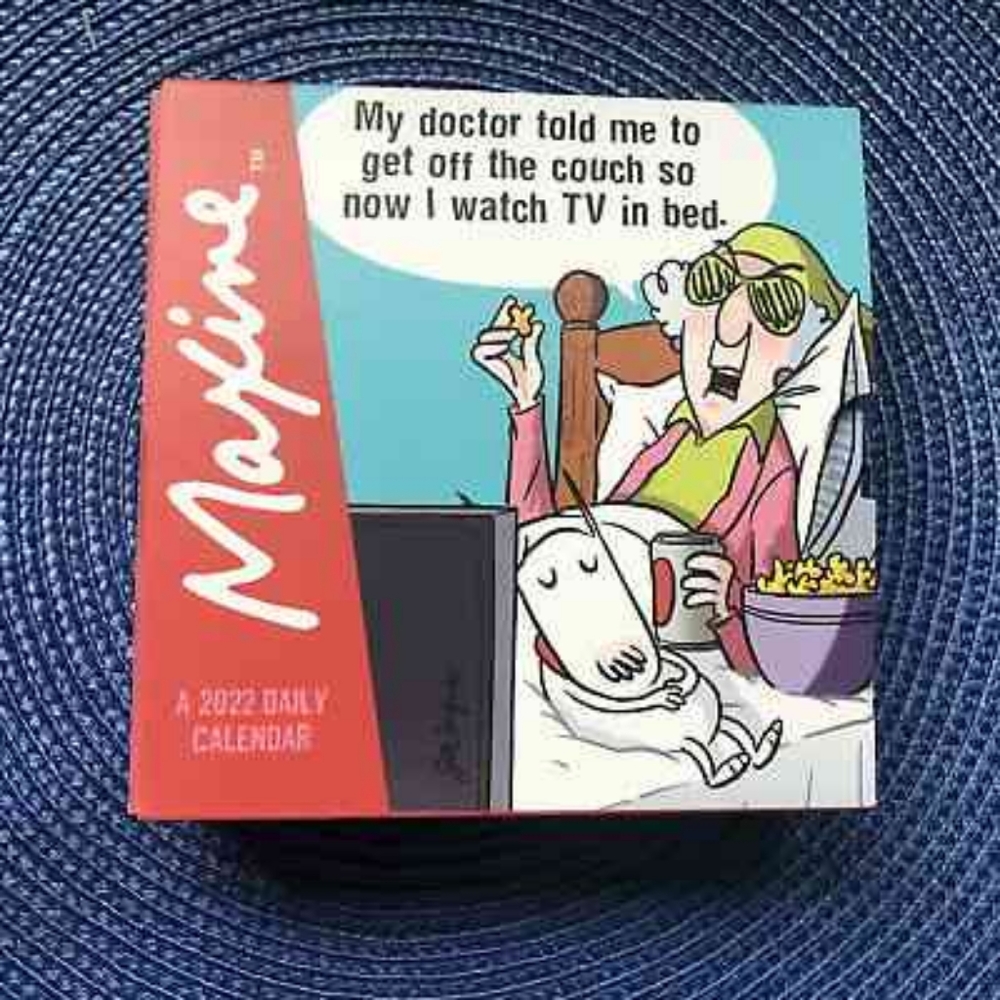 2022 Maxine Daily Desktop Calendar